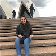 Étudiante en droit et ayant vécu dans un pays anglophone, j'offre des cours particuliers de français, de droit et d'anglais. De plus, ayant un bac scientifique, j'offre des cours de maths niveau lycée